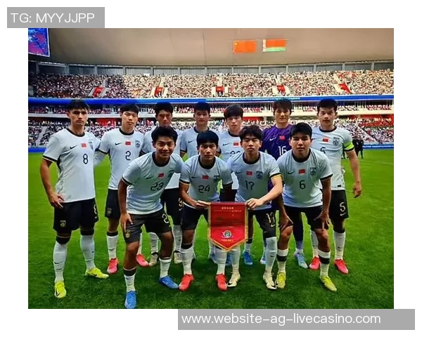 中国足球队在泰国热身赛中展现实力期待未来国际赛场的突破与发展 中国足球队在泰国热身赛中展现实力期待未来国际赛场的突破与发展